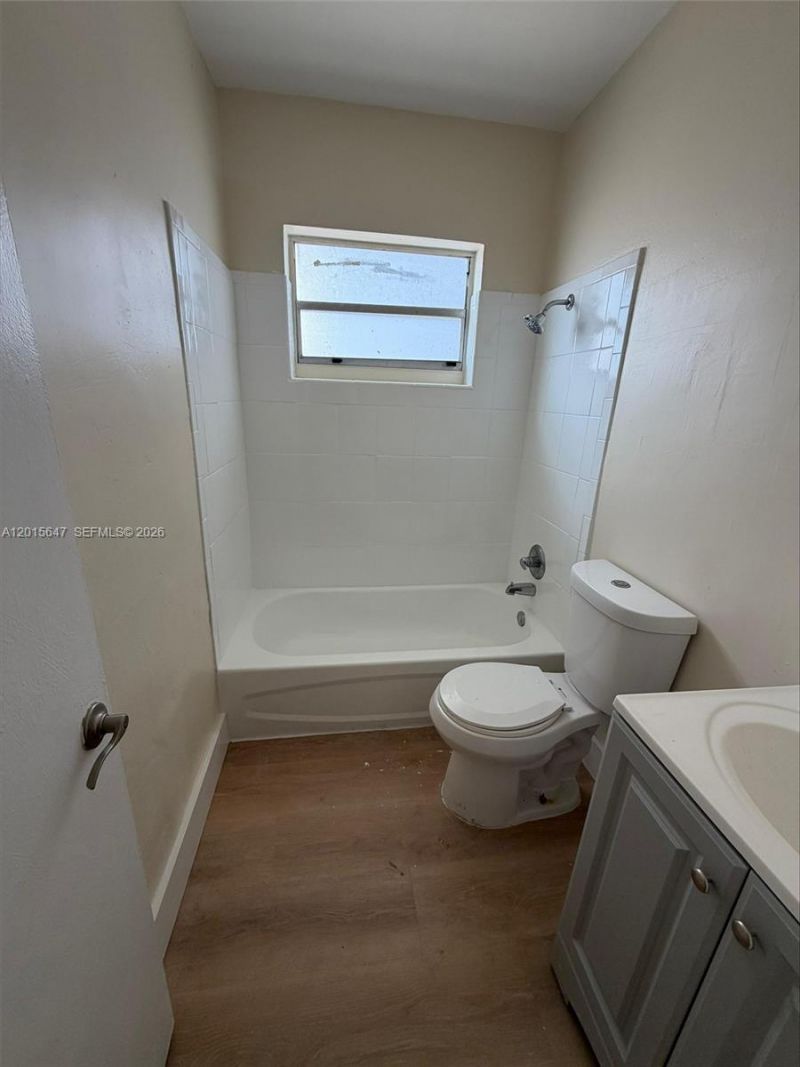 1346 Alton Rd , Unit B4, Miami Beach, FL 33139 Photo