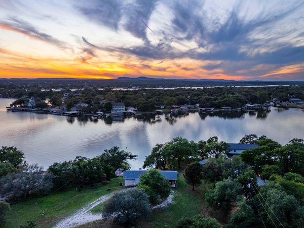 310 Castlehigh DR, Granite Shoals, TX 78654