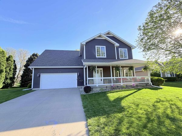 498 Prairie Blvd., Dakota Dunes, SD 57049