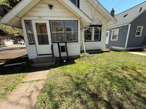 1258 Farrington Street , Saint Paul, MN 55117