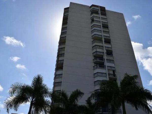 2425 Presidential Way, Unit 1905, West Palm Beach, FL 33401