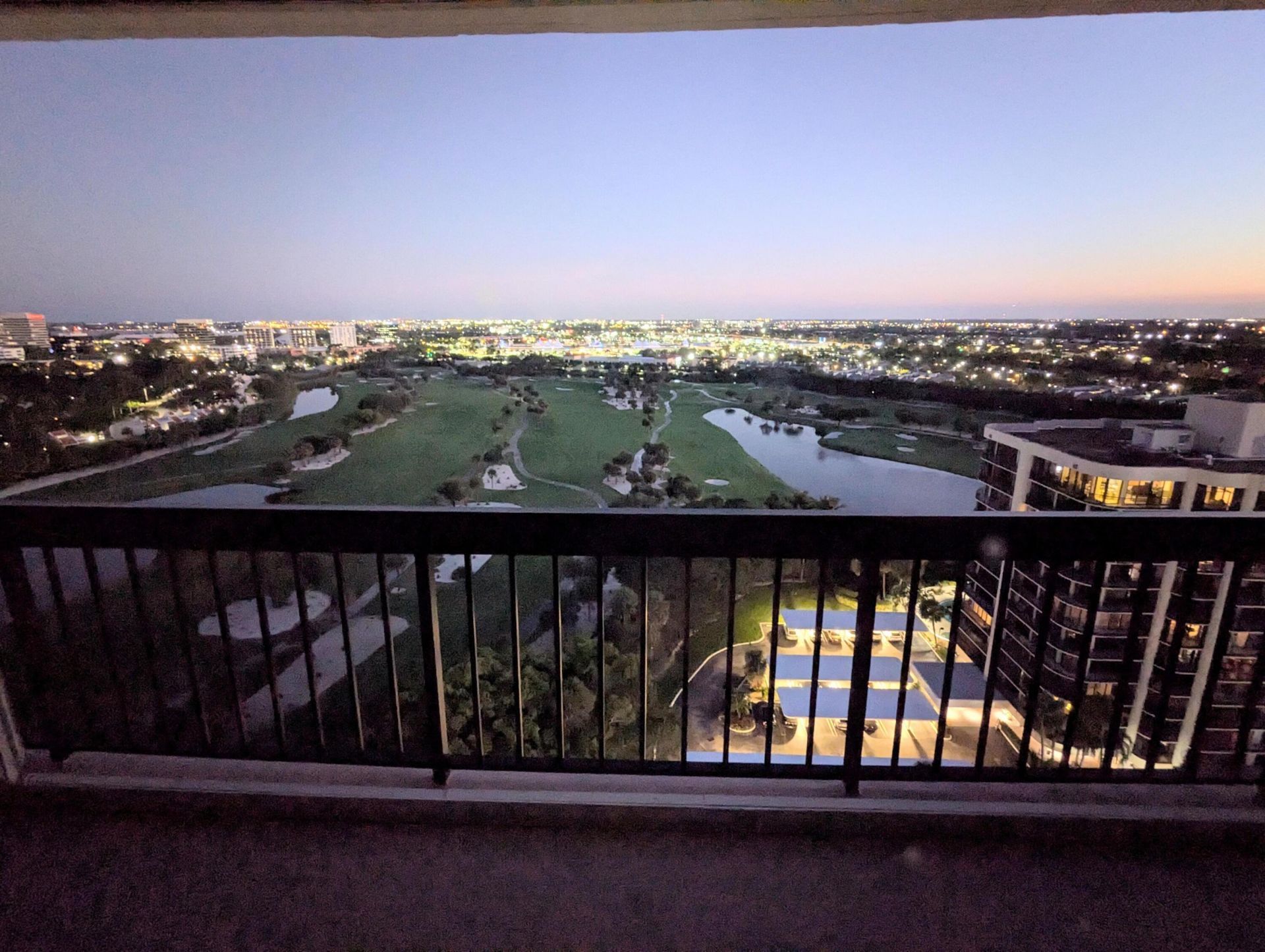 2425 Presidential Way, Unit 1905, West Palm Beach, FL 33401 Photo