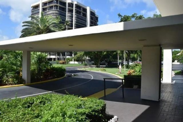2425 Presidential Way, Unit 1905, West Palm Beach, FL 33401 Photo