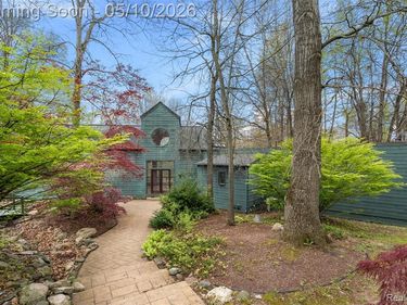 497 Lake George Road, Oakland Twp, MI 48363