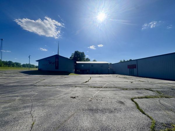 18715 Hyacinth Road , Carthage, MO 64836