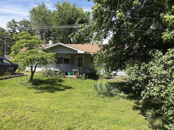 226 Sharp Street , Mountain View, MO 65548