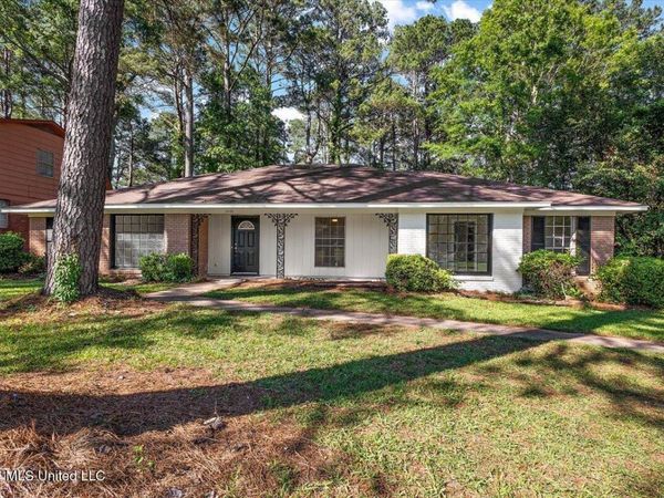3444 Dundee Lane, Jackson, MS 39212