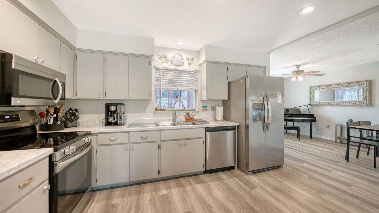 2902 Captiva Gardens Drive, Unit 3, Sarasota, FL 34231 Photo