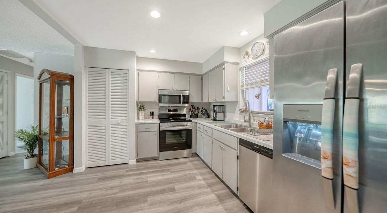 2902 Captiva Gardens Drive, Unit 3, Sarasota, FL 34231 Photo