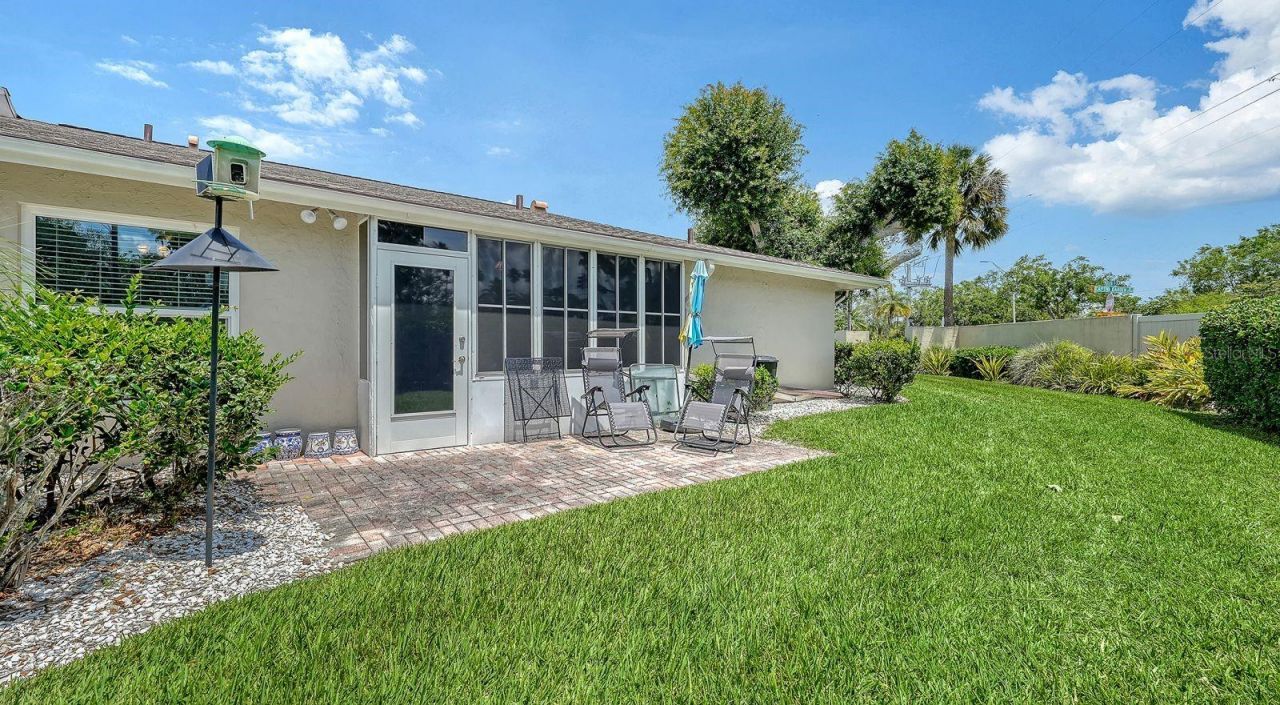 2902 Captiva Gardens Drive, Unit 3, Sarasota, FL 34231 Photo