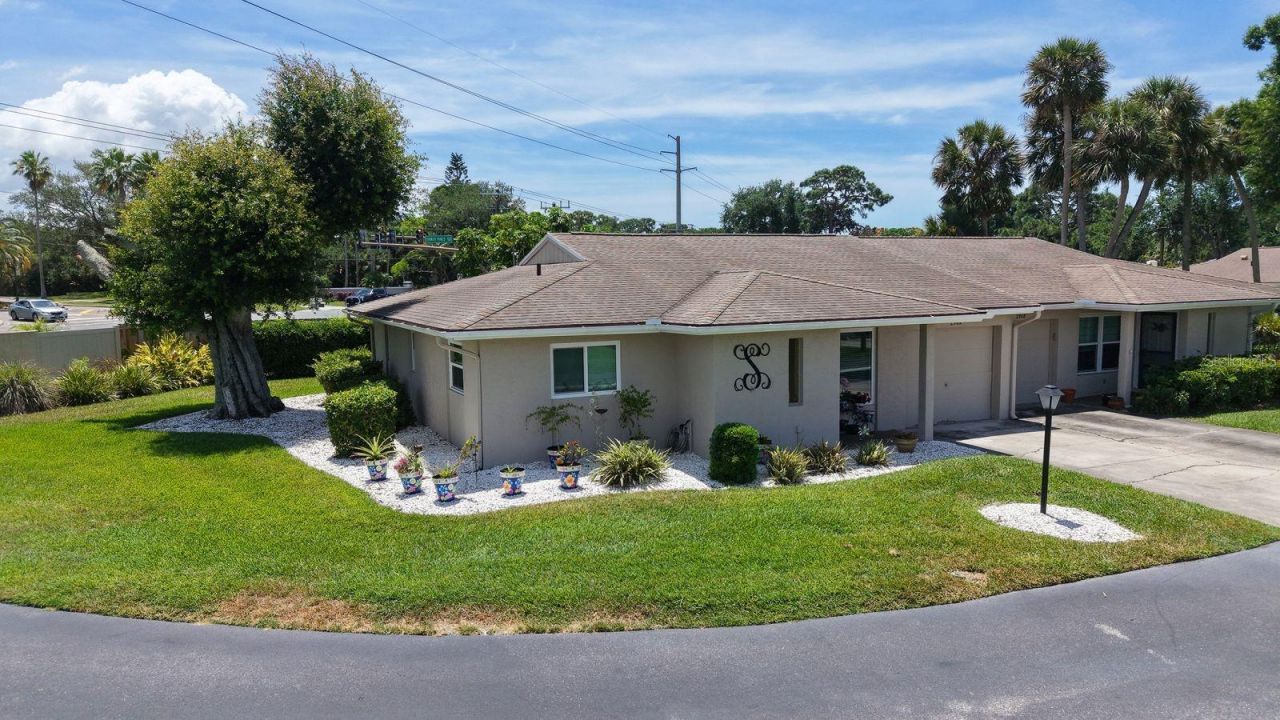 2902 Captiva Gardens Drive, Unit 3, Sarasota, FL 34231 Photo