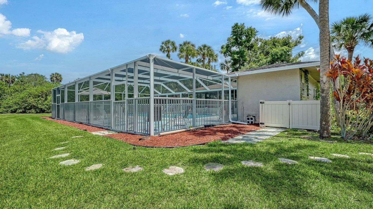 2902 Captiva Gardens Drive, Unit 3, Sarasota, FL 34231 Photo