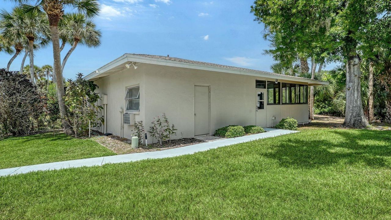 2902 Captiva Gardens Drive, Unit 3, Sarasota, FL 34231 Photo
