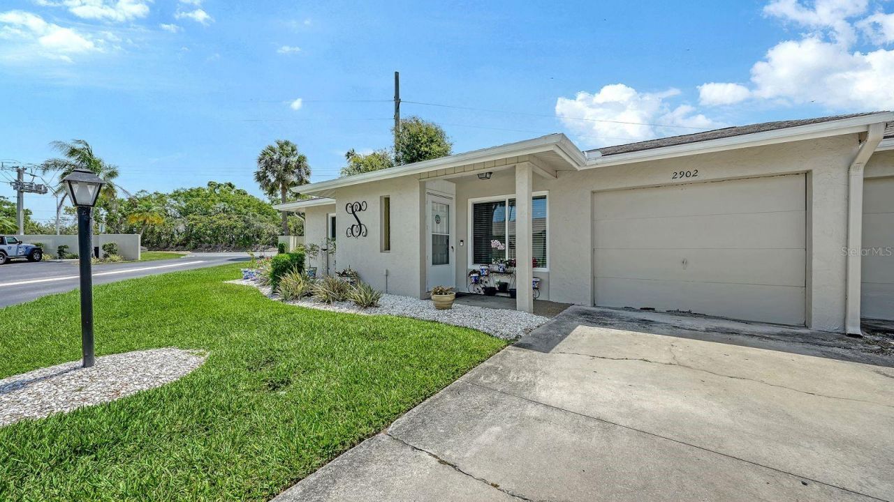 2902 Captiva Gardens Drive, Unit 3, Sarasota, FL 34231 Photo