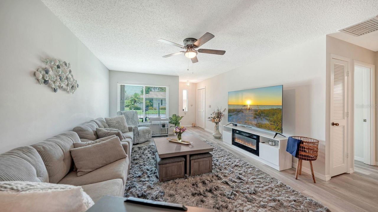 2902 Captiva Gardens Drive, Unit 3, Sarasota, FL 34231 Photo