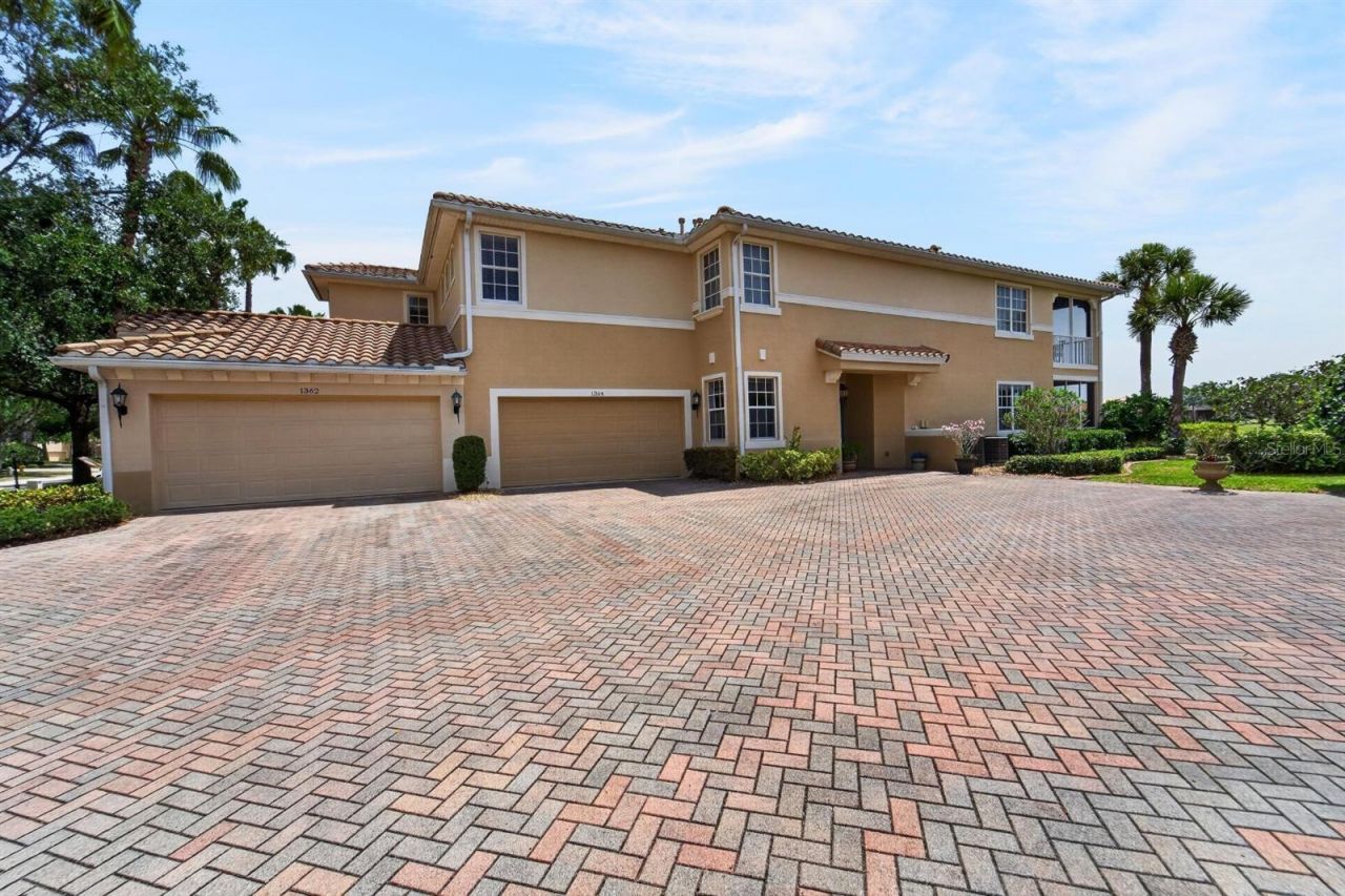 1364 Emerald Dunes Drive, Sun City Center, FL 33573 Main Photo