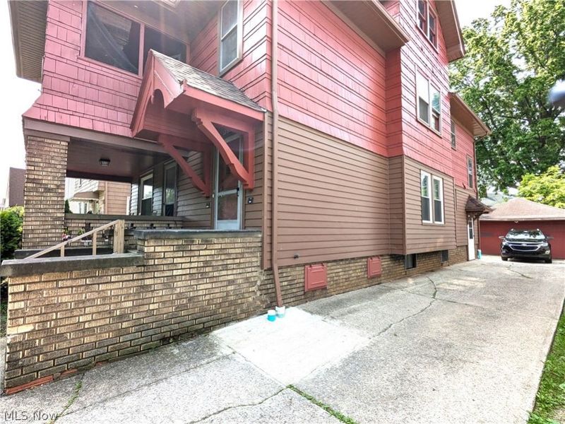 17812 E Park Drive, Cleveland, OH 44119 Photo 32