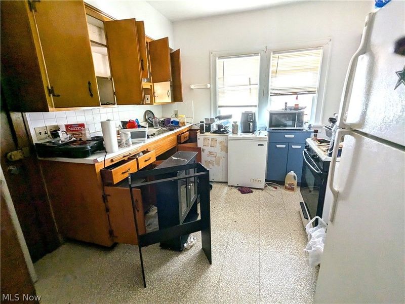 17812 E Park Drive, Cleveland, OH 44119 Photo 9