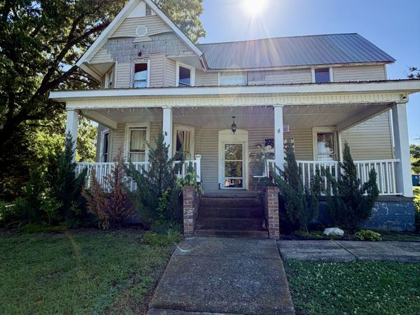 115 Cherry St, Camden, TN 38320
