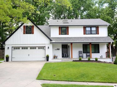 808 taylor Street, Papillion, NE 68046