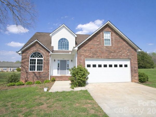 1045 Saxton Circle , Salisbury, NC 28147