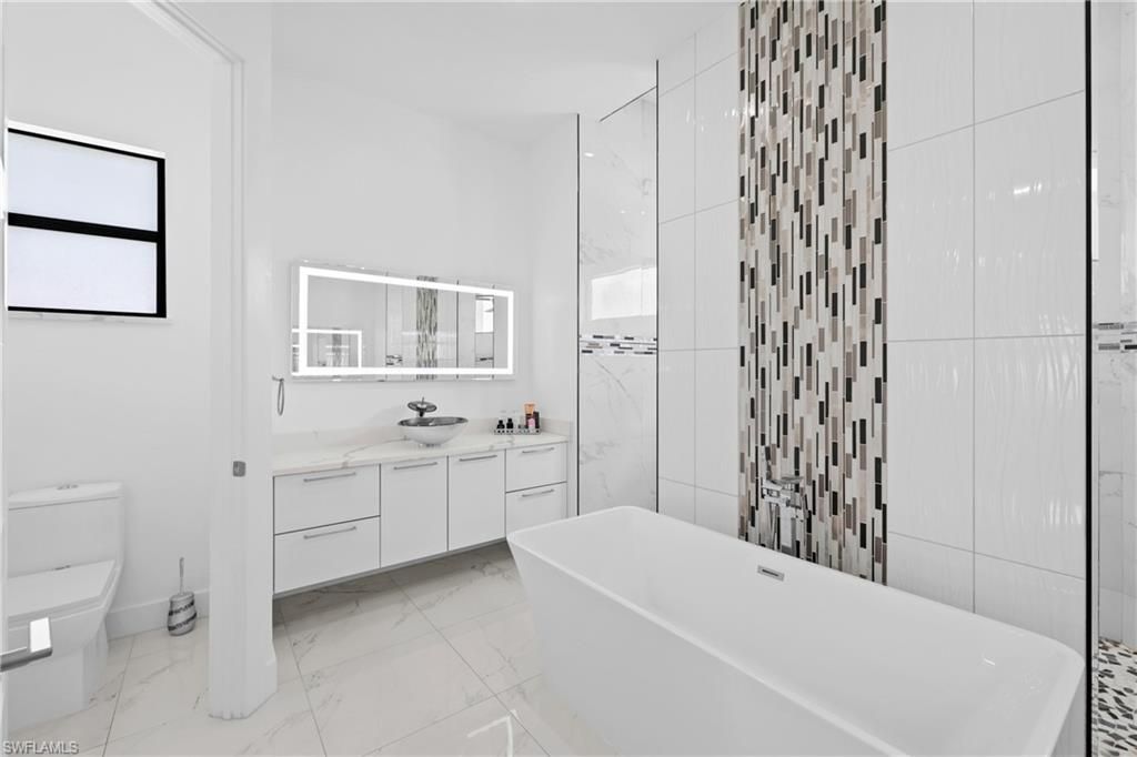 140 SE 16th St, Cape Coral, FL 33990 Photo