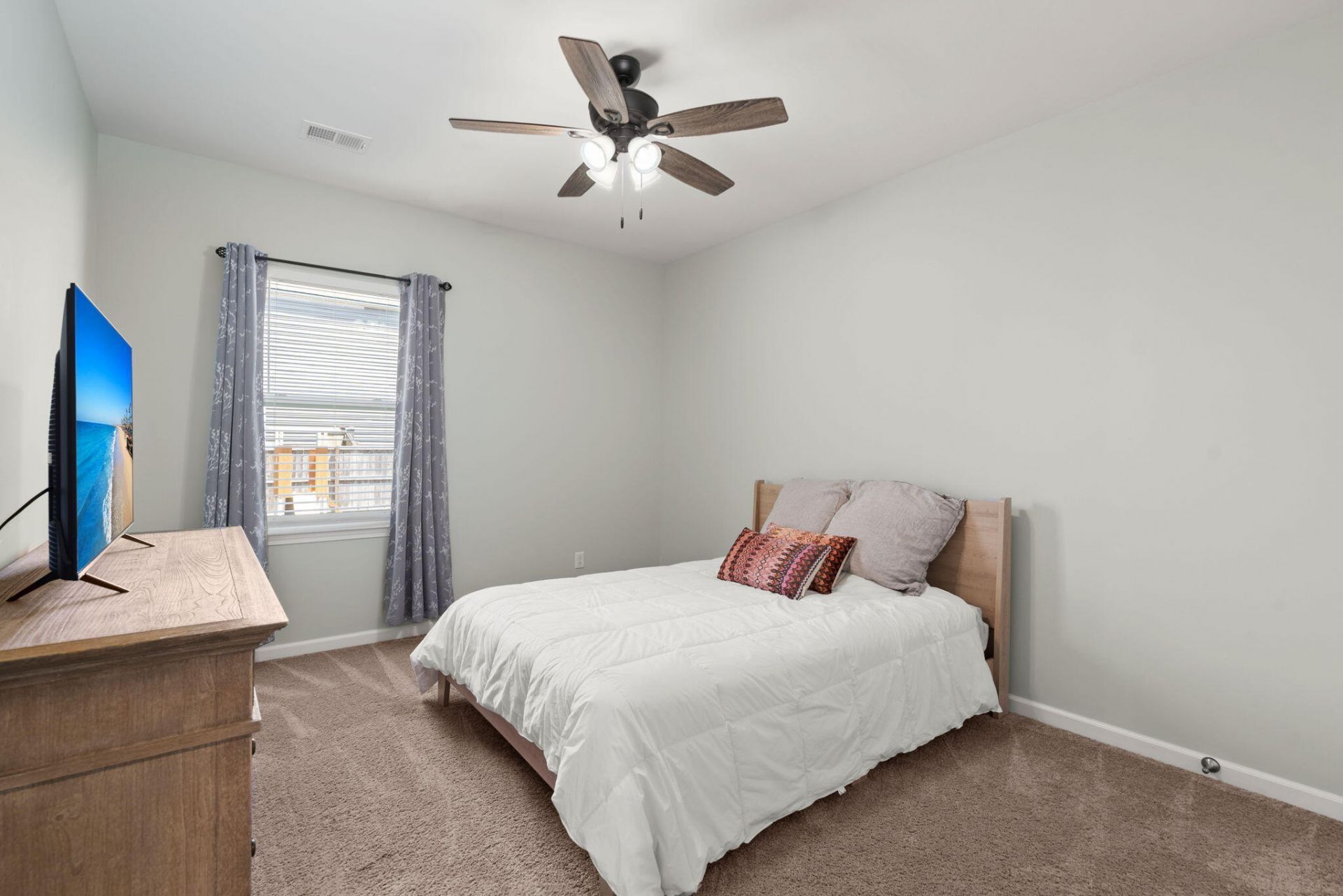 422 Ambrose Drive Photo 21
