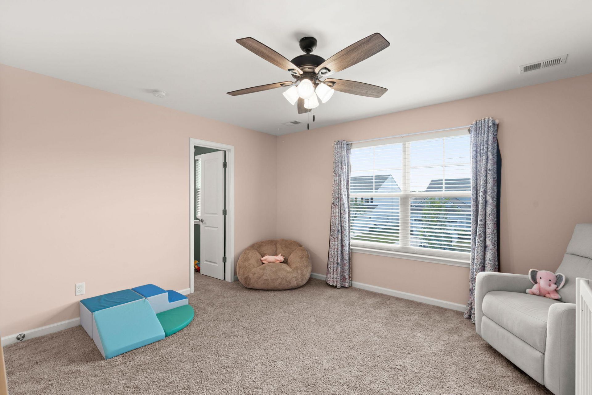 422 Ambrose Drive Photo 27