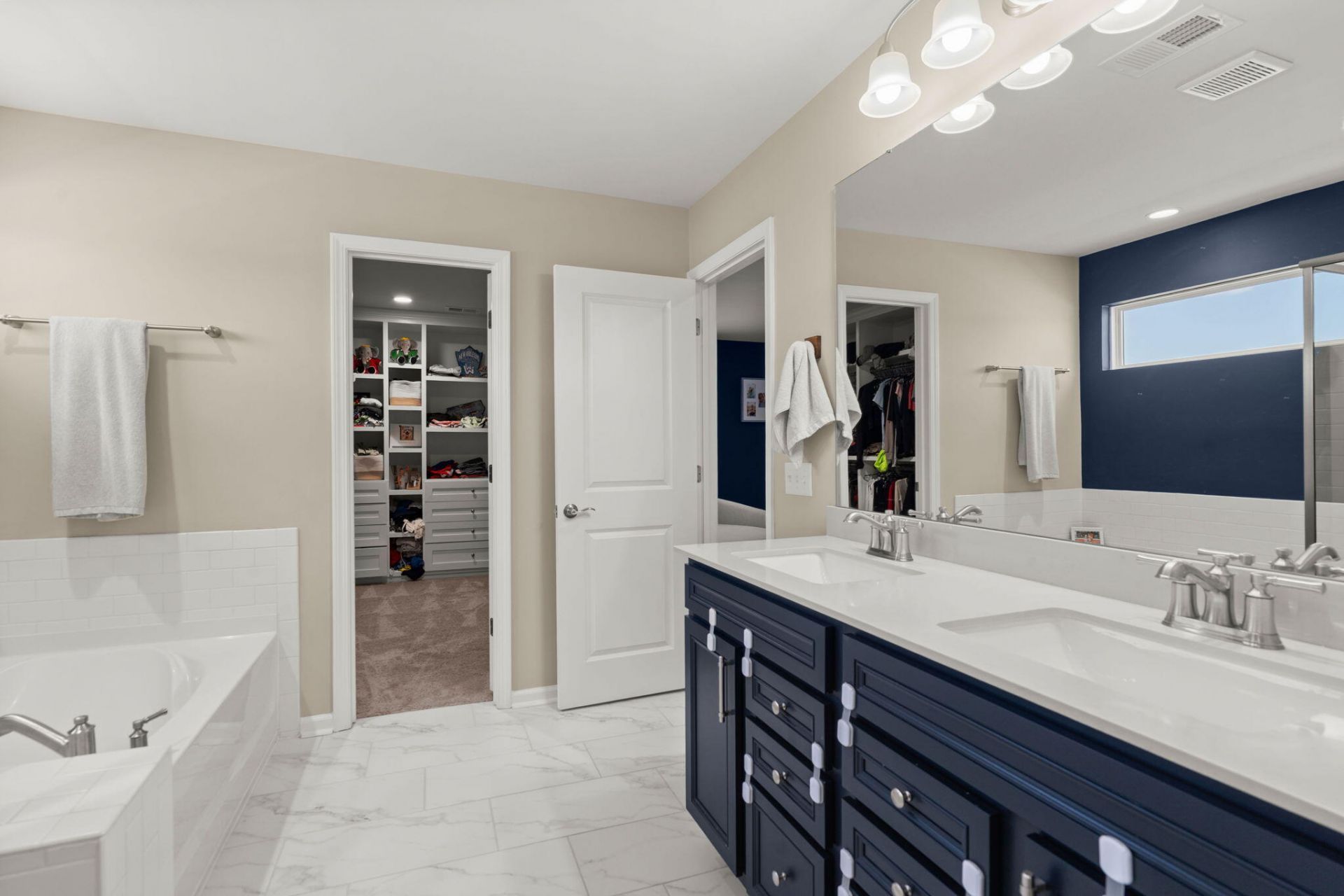 422 Ambrose Drive Photo 32