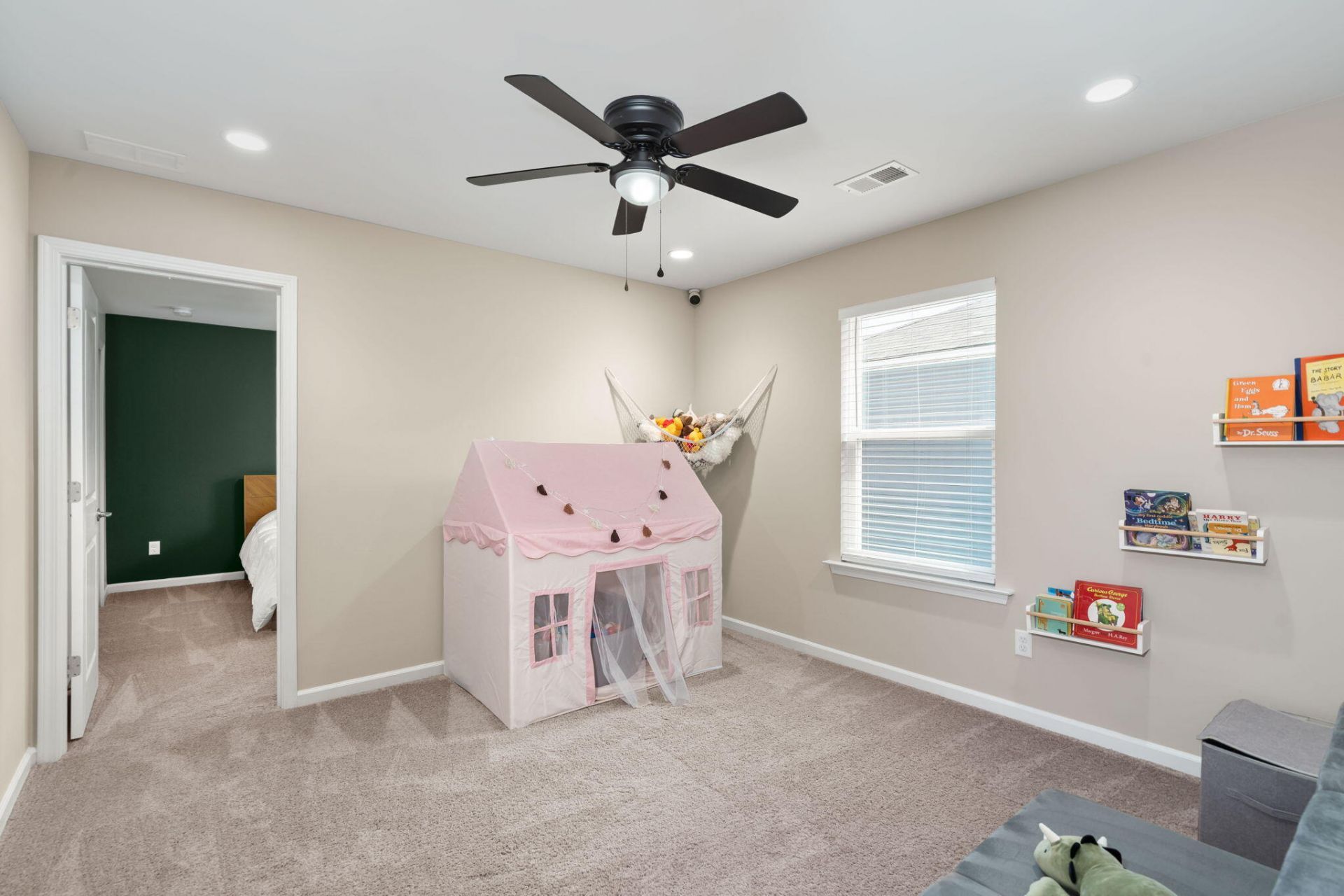 422 Ambrose Drive Photo 37