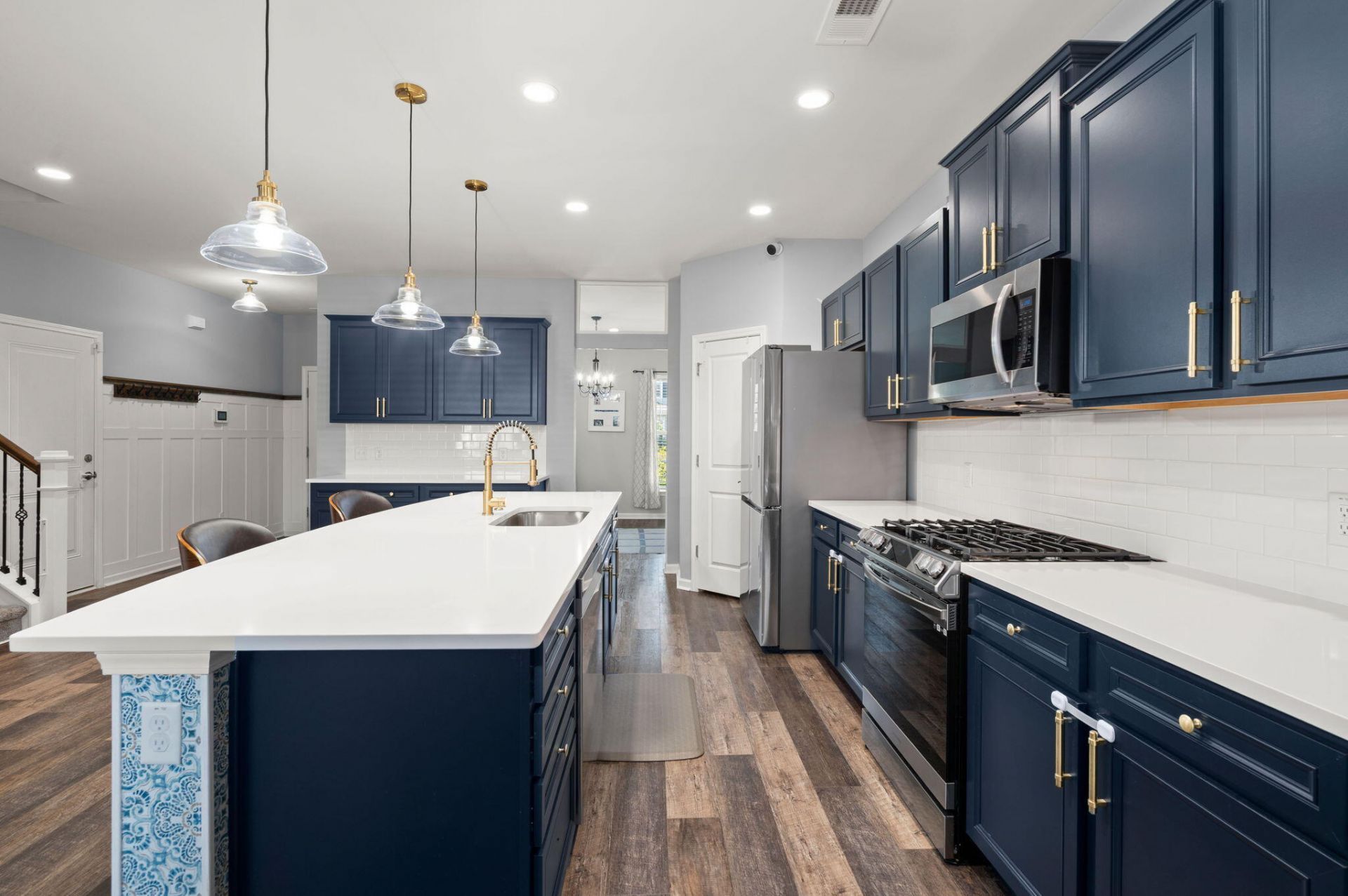 422 Ambrose Drive Photo 8
