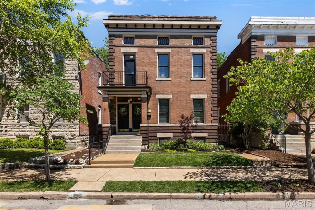 4135 Flad Avenue, Saint Louis, MO 63110 Main Photo