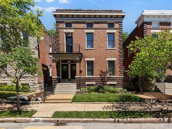 4135 Flad Avenue, St Louis, MO 63110