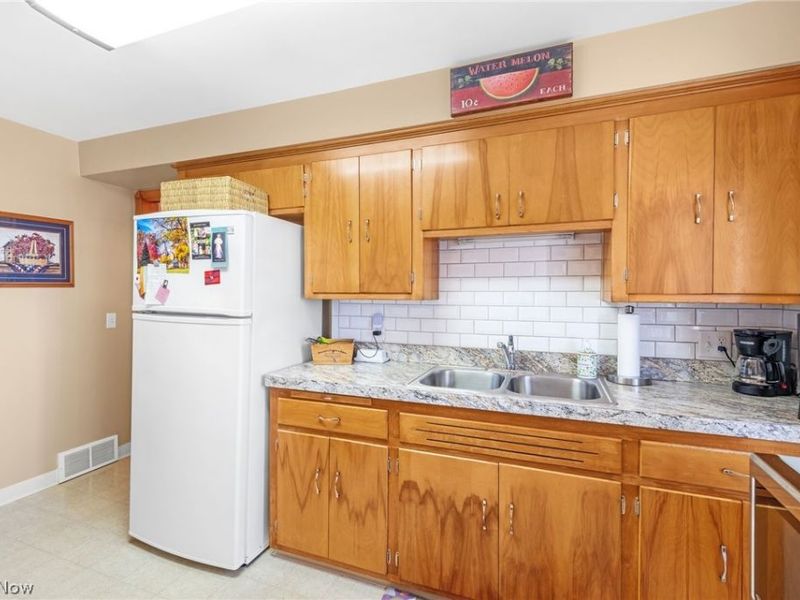5907 Belmere Drive, Parma, OH 44129 Photo 11