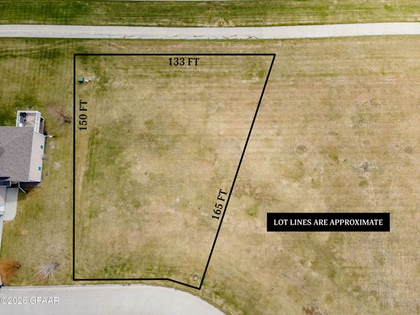 2311 PINEHURST Court NW, East Grand Forks, MN 56721