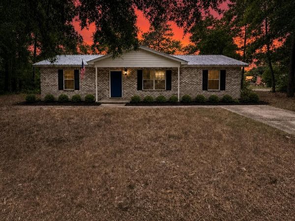 487 Woodlawn Road, Freeport, FL 32439
