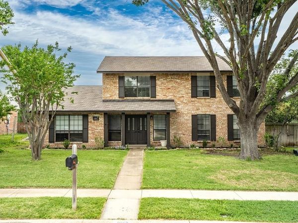 1917 E Collins Boulevard , Richardson, TX 75081