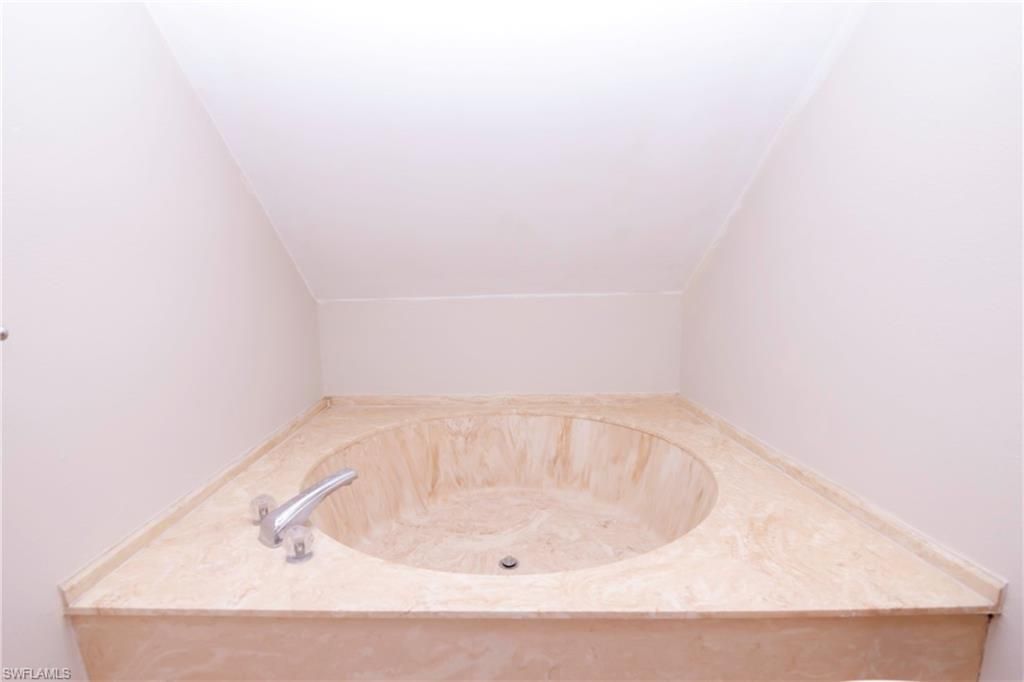 1168 Lake Mcgregor Dr, Unit 1D, Fort Myers, FL 33919 Photo