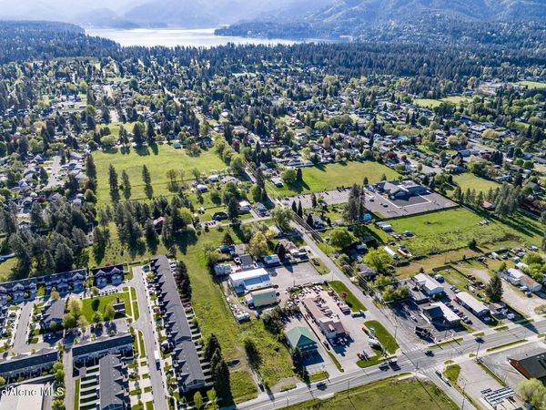 10490 N Government Way , Hayden, ID 83835