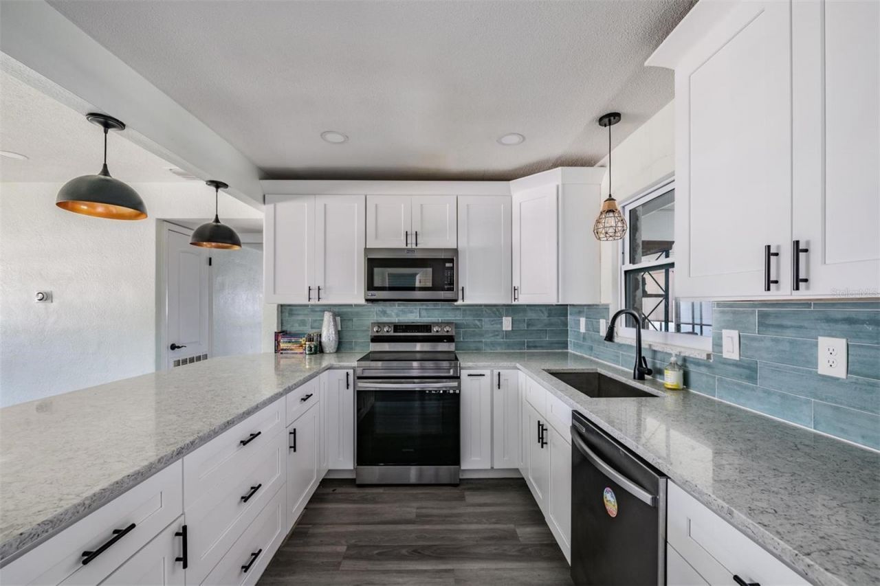 3920 Wahoo Drive Se, Saint Petersburg, FL 33705 Photo