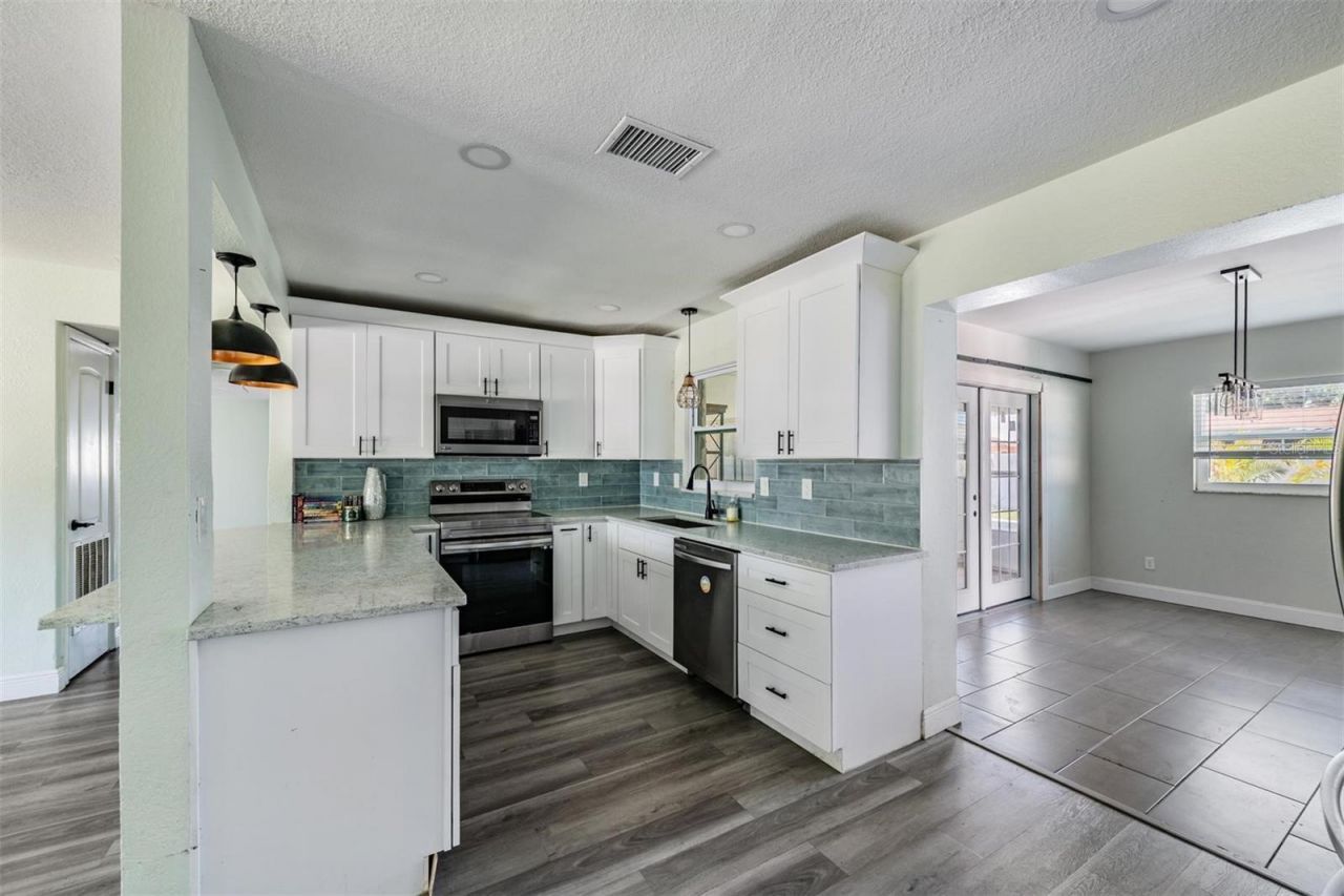 3920 Wahoo Drive Se, Saint Petersburg, FL 33705 Photo