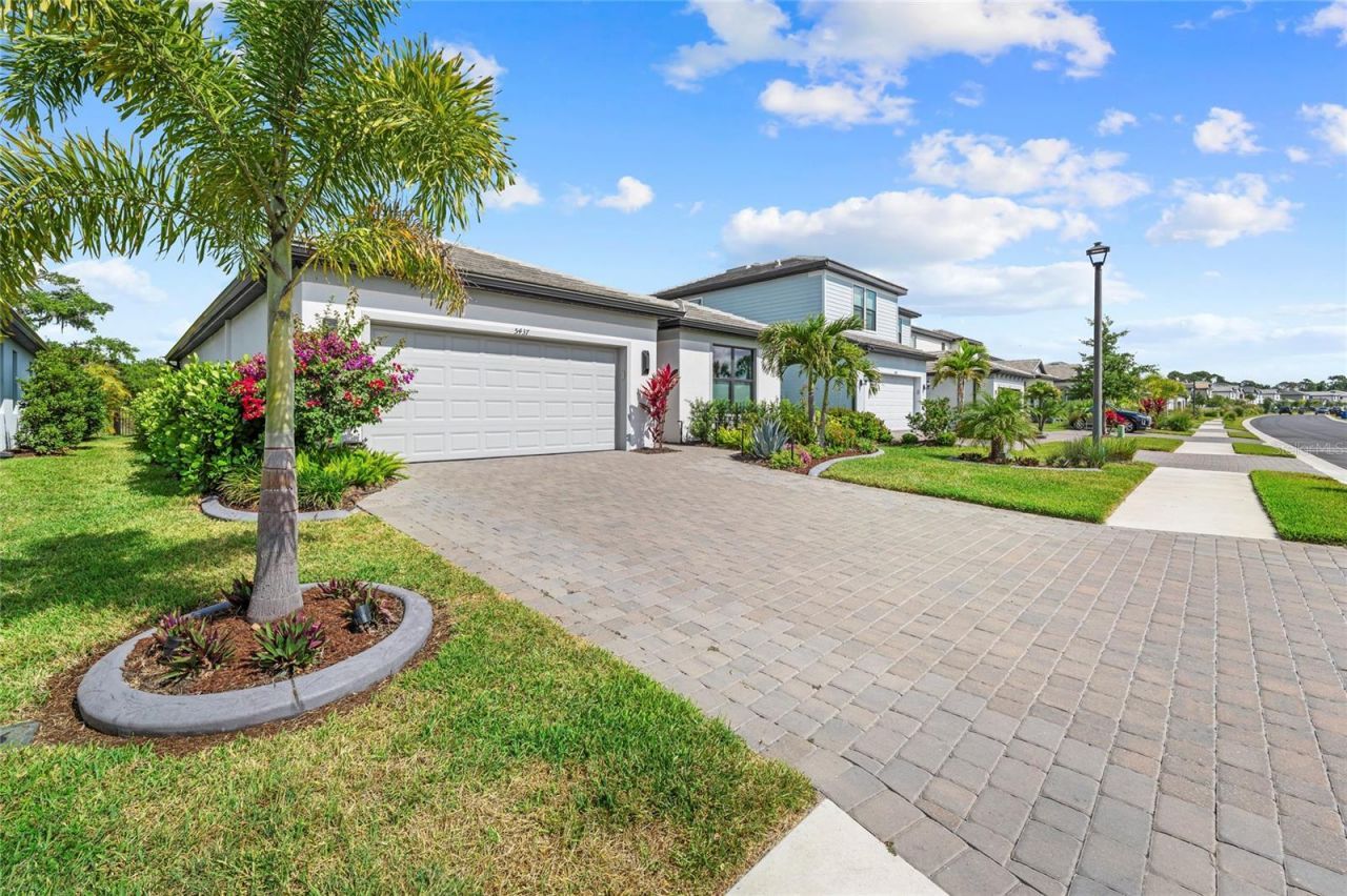 5437 Silverside Pine Court, Bradenton, FL 34211 Photo