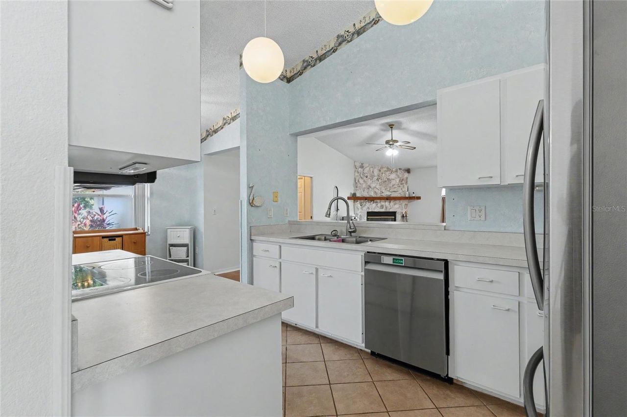 5657 29th Street Circle E, Bradenton, FL 34203 Photo