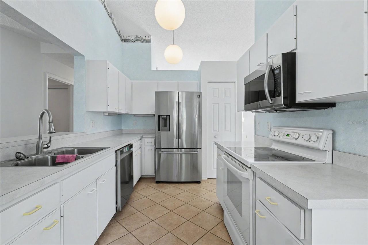 5657 29th Street Circle E, Bradenton, FL 34203 Photo