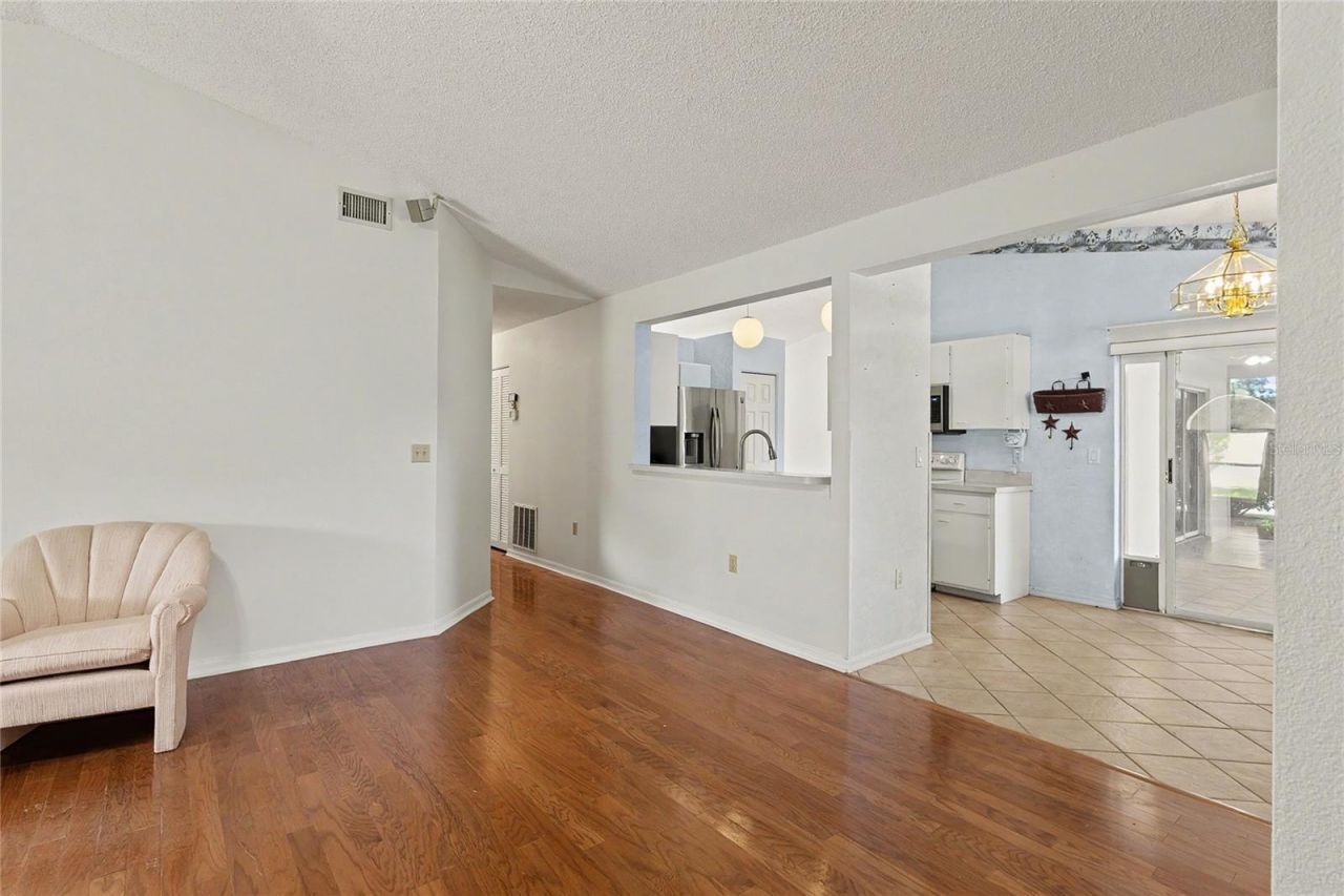 5657 29th Street Circle E, Bradenton, FL 34203 Photo