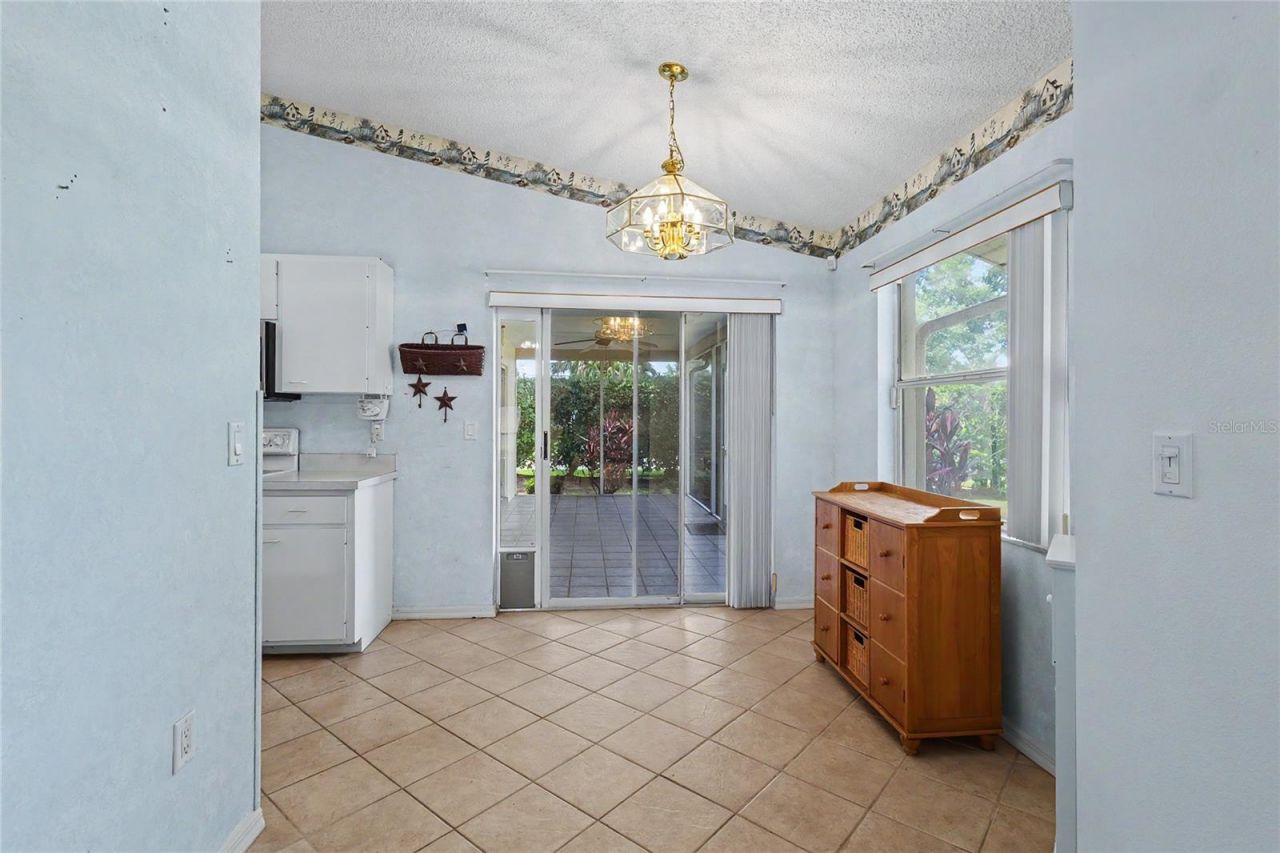 5657 29th Street Circle E, Bradenton, FL 34203 Photo