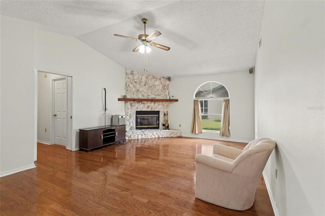 5657 29th Street Circle E, Bradenton, FL 34203 Photo