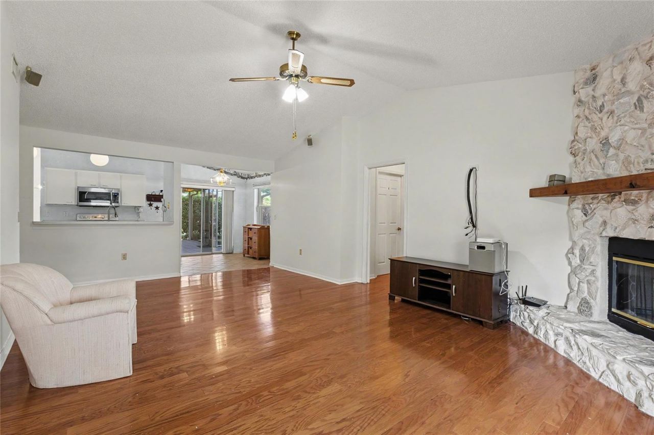 5657 29th Street Circle E, Bradenton, FL 34203 Photo