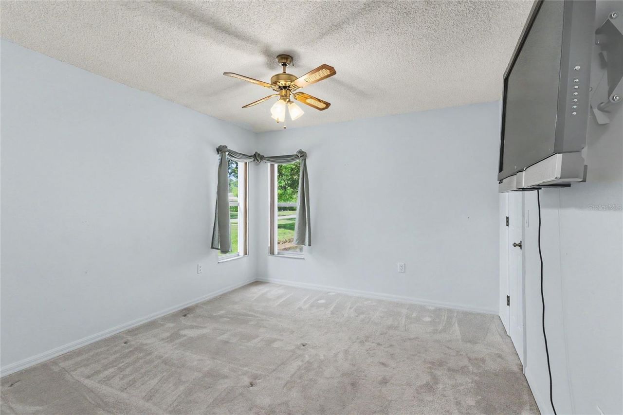 5657 29th Street Circle E, Bradenton, FL 34203 Photo