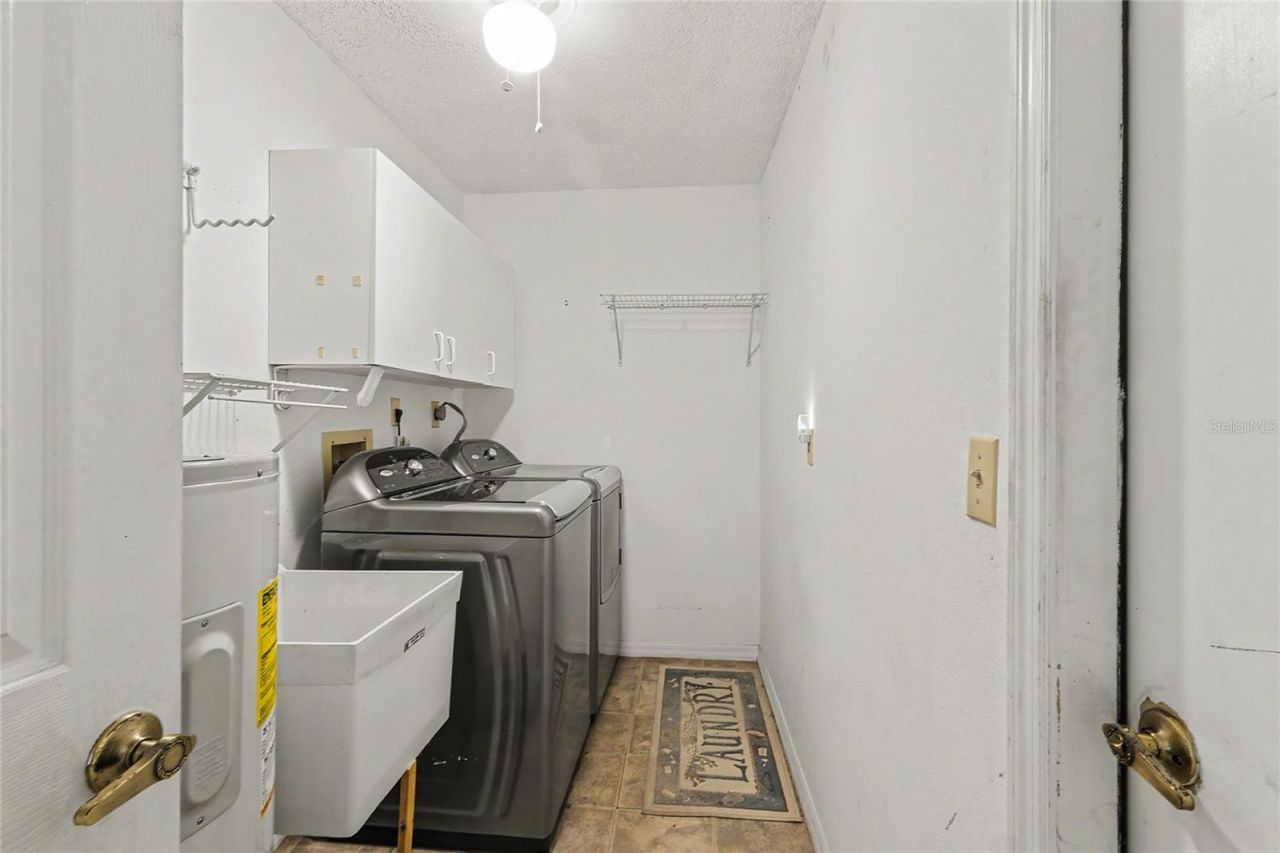5657 29th Street Circle E, Bradenton, FL 34203 Photo